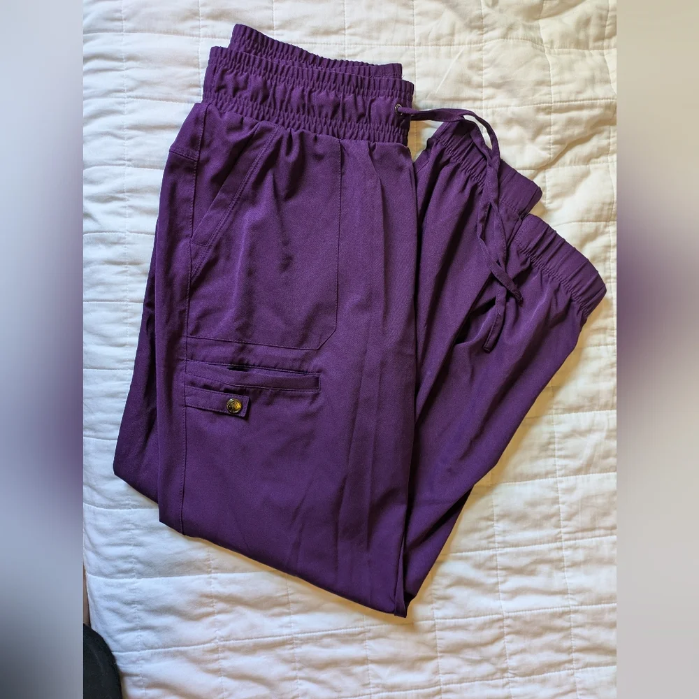 Healing Hands Scrub Set - Purple/Medium - Picture 4 of 8